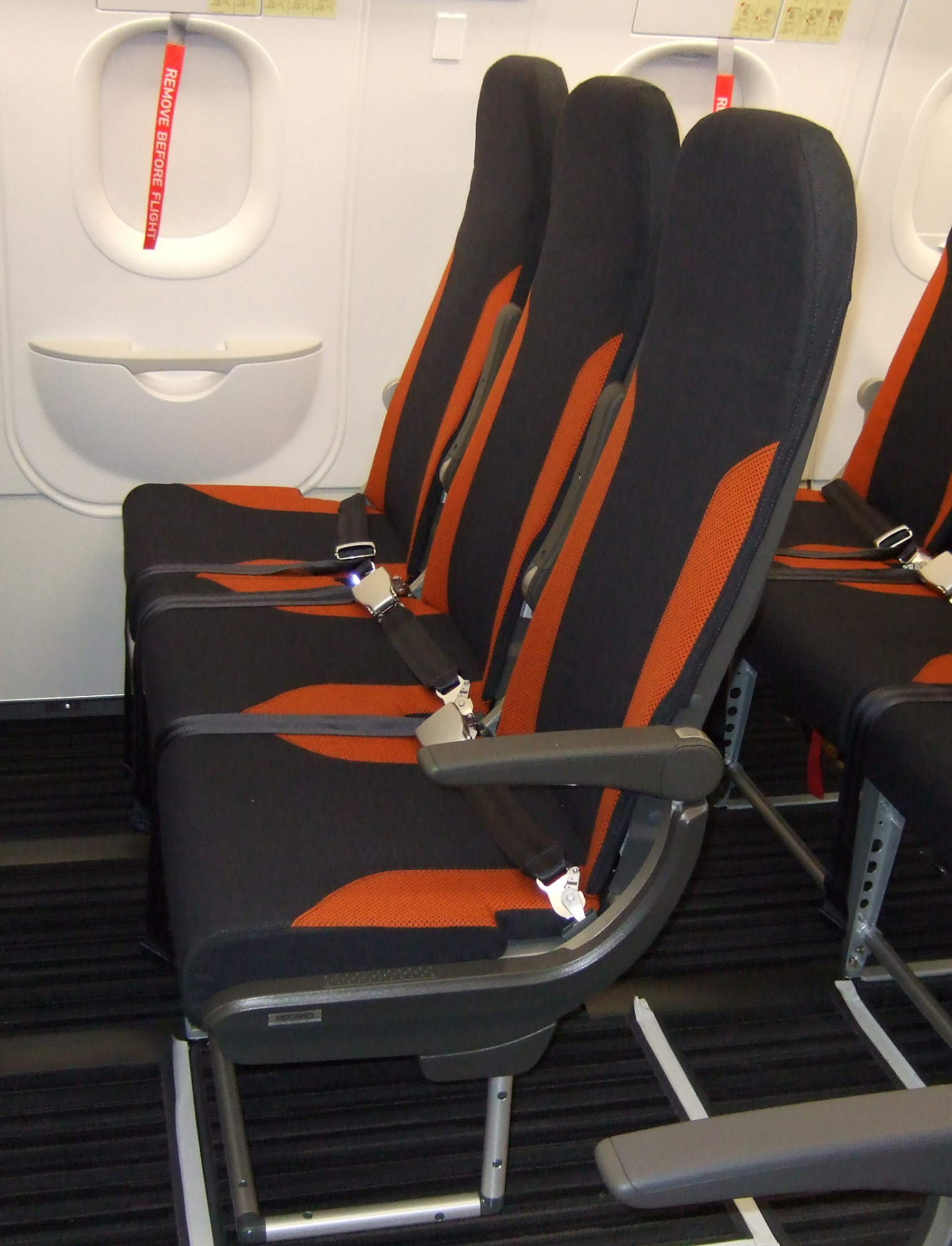 easyJet to equip its new aircraft exclusively with Recaro seats RECARO Aircraft Seating